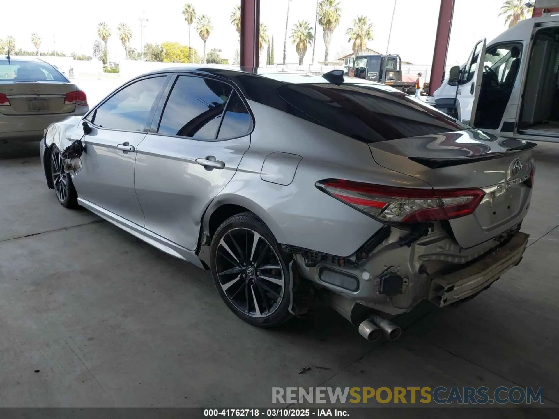 3 Photograph of a damaged car 4T1B61HK0KU187122 TOYOTA CAMRY 2019