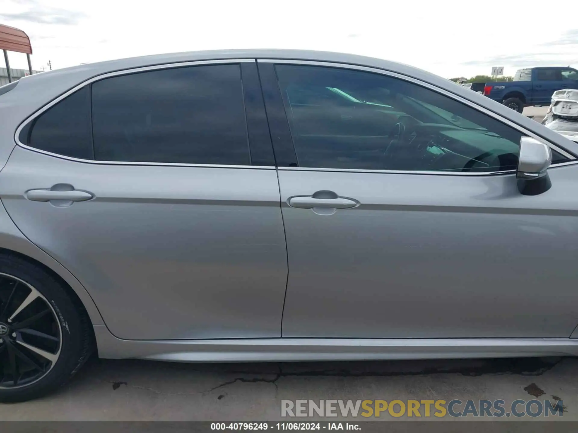 14 Photograph of a damaged car 4T1B61HK0KU190764 TOYOTA CAMRY 2019