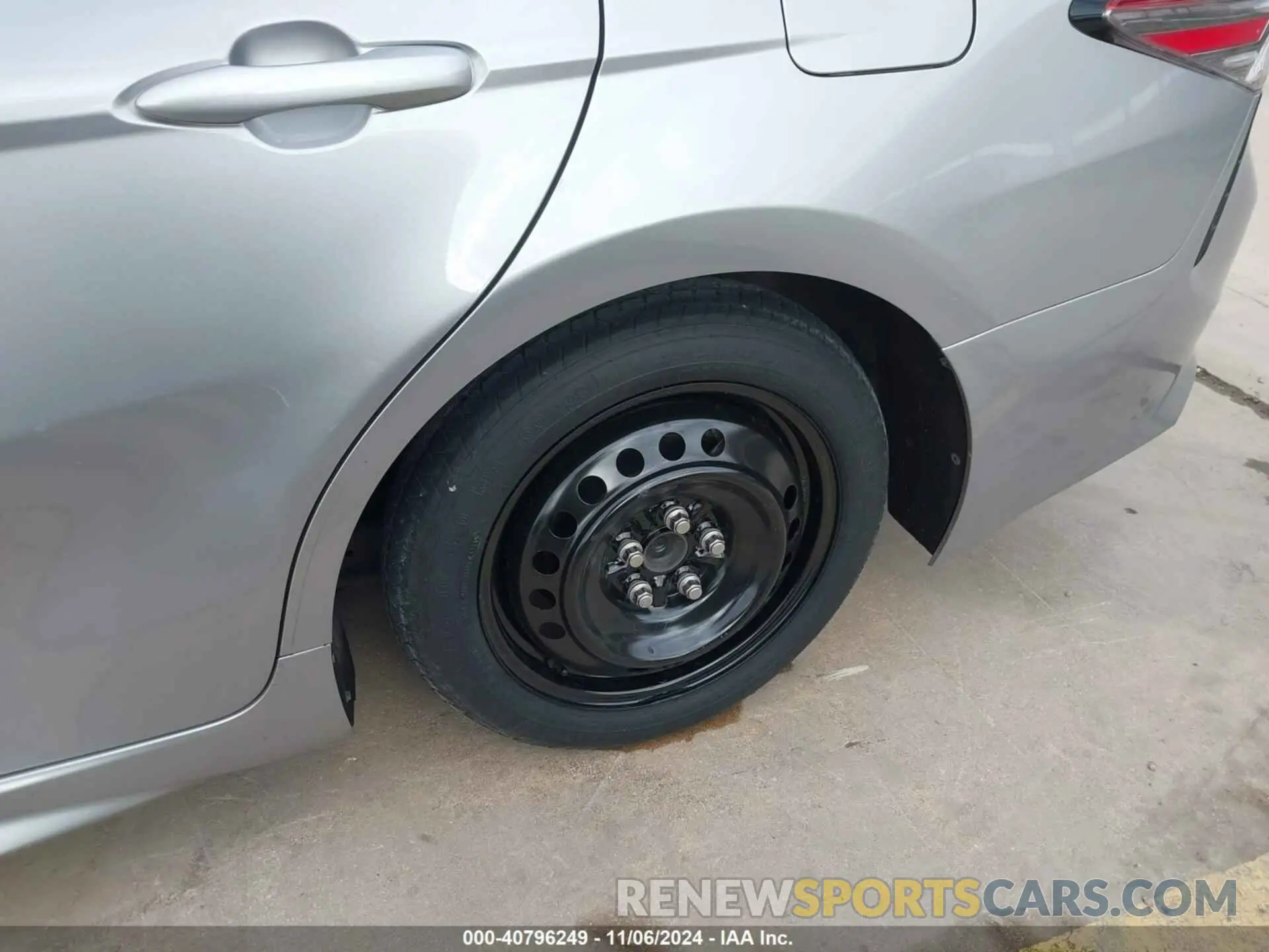 19 Photograph of a damaged car 4T1B61HK0KU190764 TOYOTA CAMRY 2019