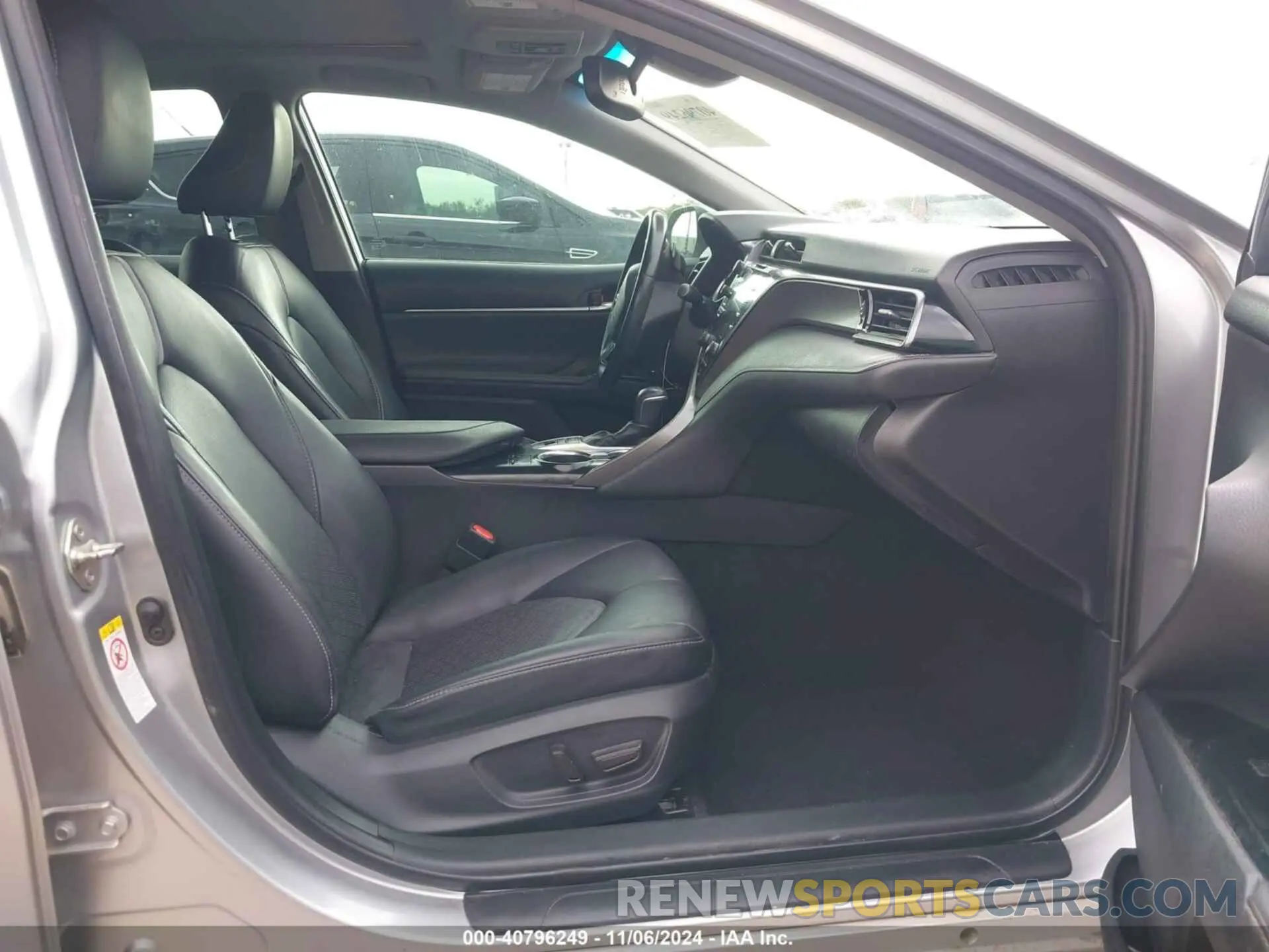 5 Photograph of a damaged car 4T1B61HK0KU190764 TOYOTA CAMRY 2019