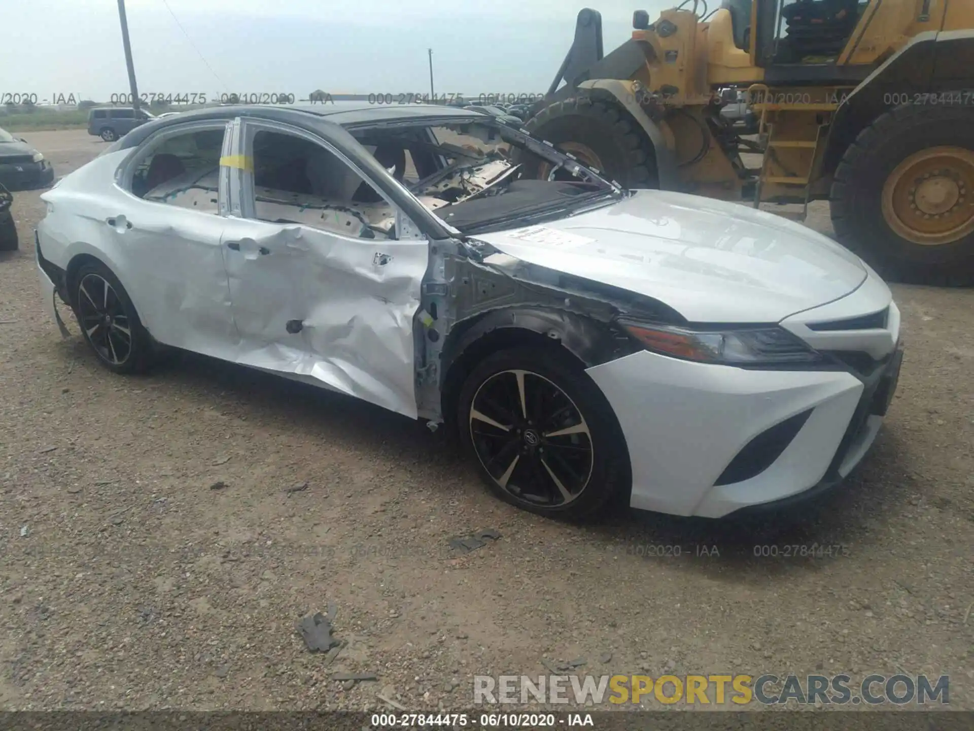 1 Photograph of a damaged car 4T1B61HK0KU191820 TOYOTA CAMRY 2019