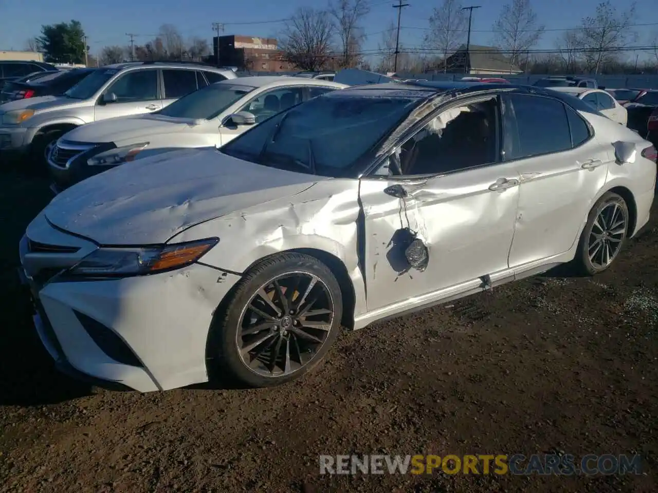 1 Photograph of a damaged car 4T1B61HK0KU214416 TOYOTA CAMRY 2019