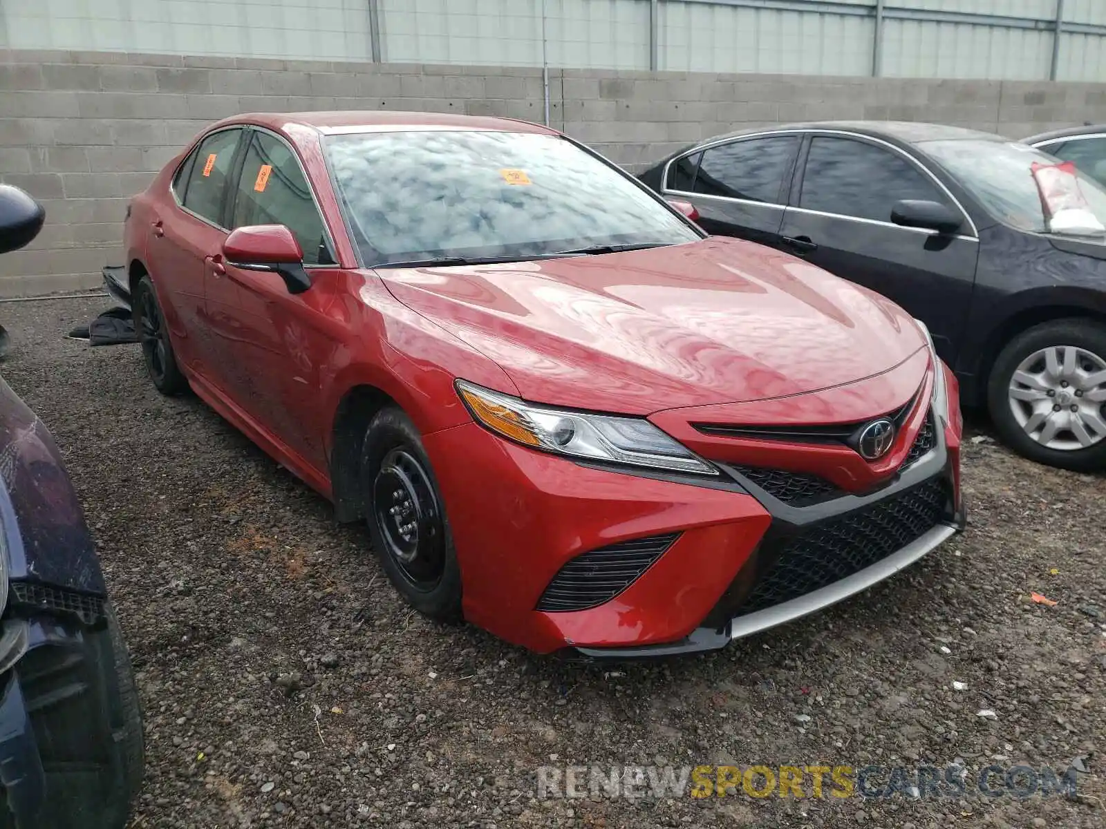 1 Photograph of a damaged car 4T1B61HK0KU215484 TOYOTA CAMRY 2019