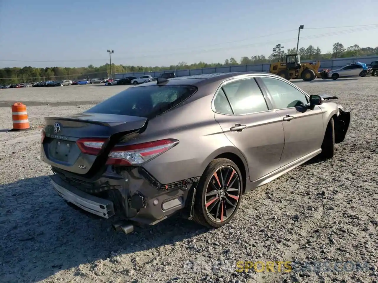 4 Photograph of a damaged car 4T1B61HK0KU228462 TOYOTA CAMRY 2019