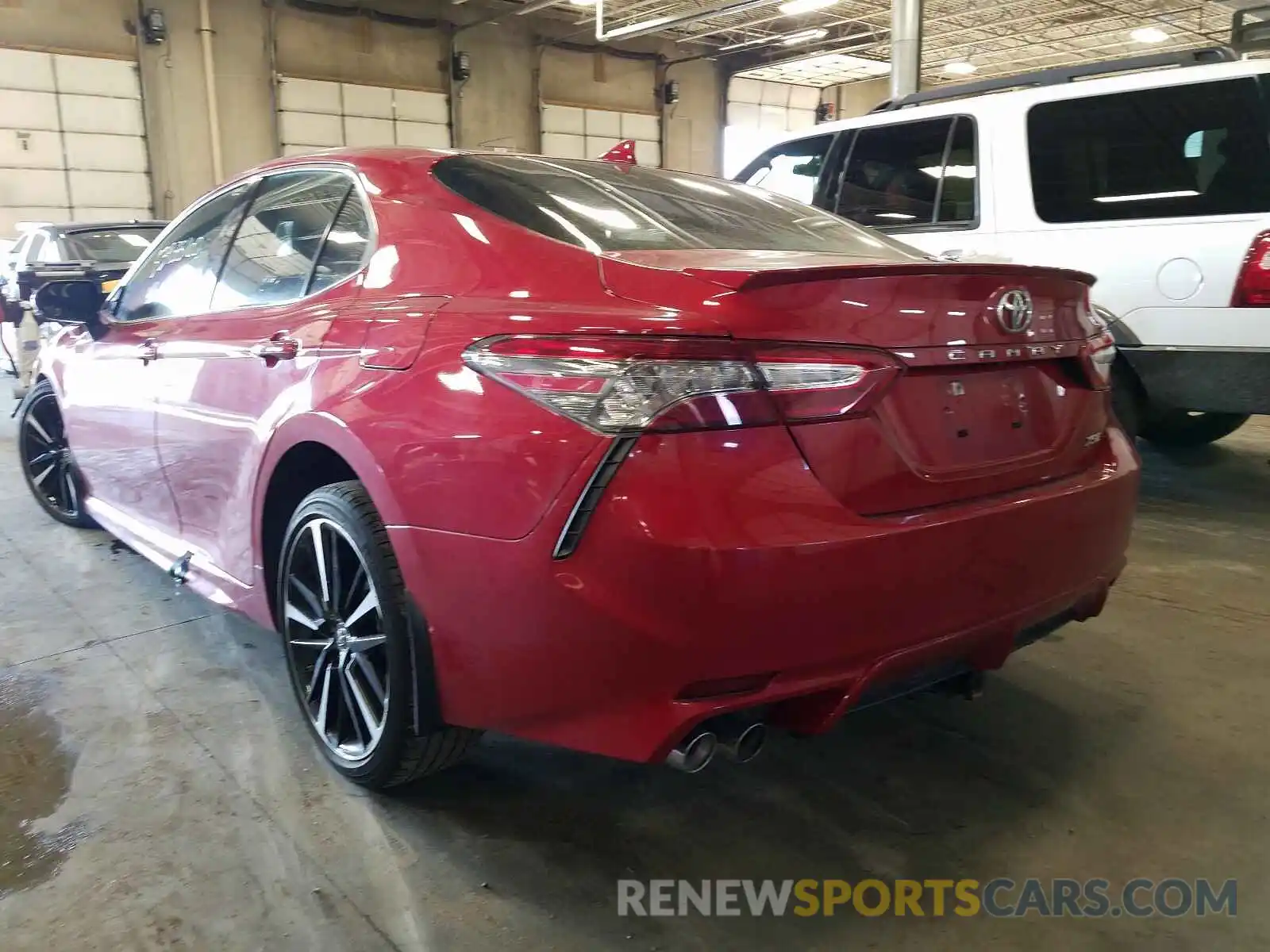 3 Photograph of a damaged car 4T1B61HK0KU236416 TOYOTA CAMRY 2019