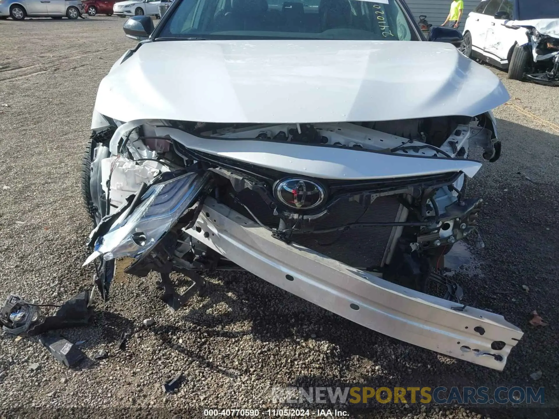 6 Photograph of a damaged car 4T1B61HK0KU241020 TOYOTA CAMRY 2019