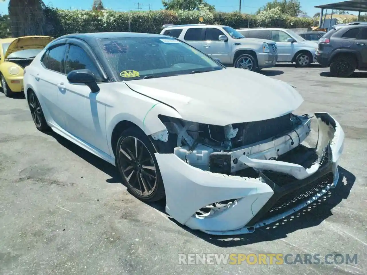 1 Photograph of a damaged car 4T1B61HK0KU245794 TOYOTA CAMRY 2019