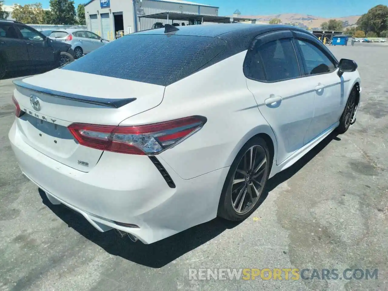 4 Photograph of a damaged car 4T1B61HK0KU245794 TOYOTA CAMRY 2019