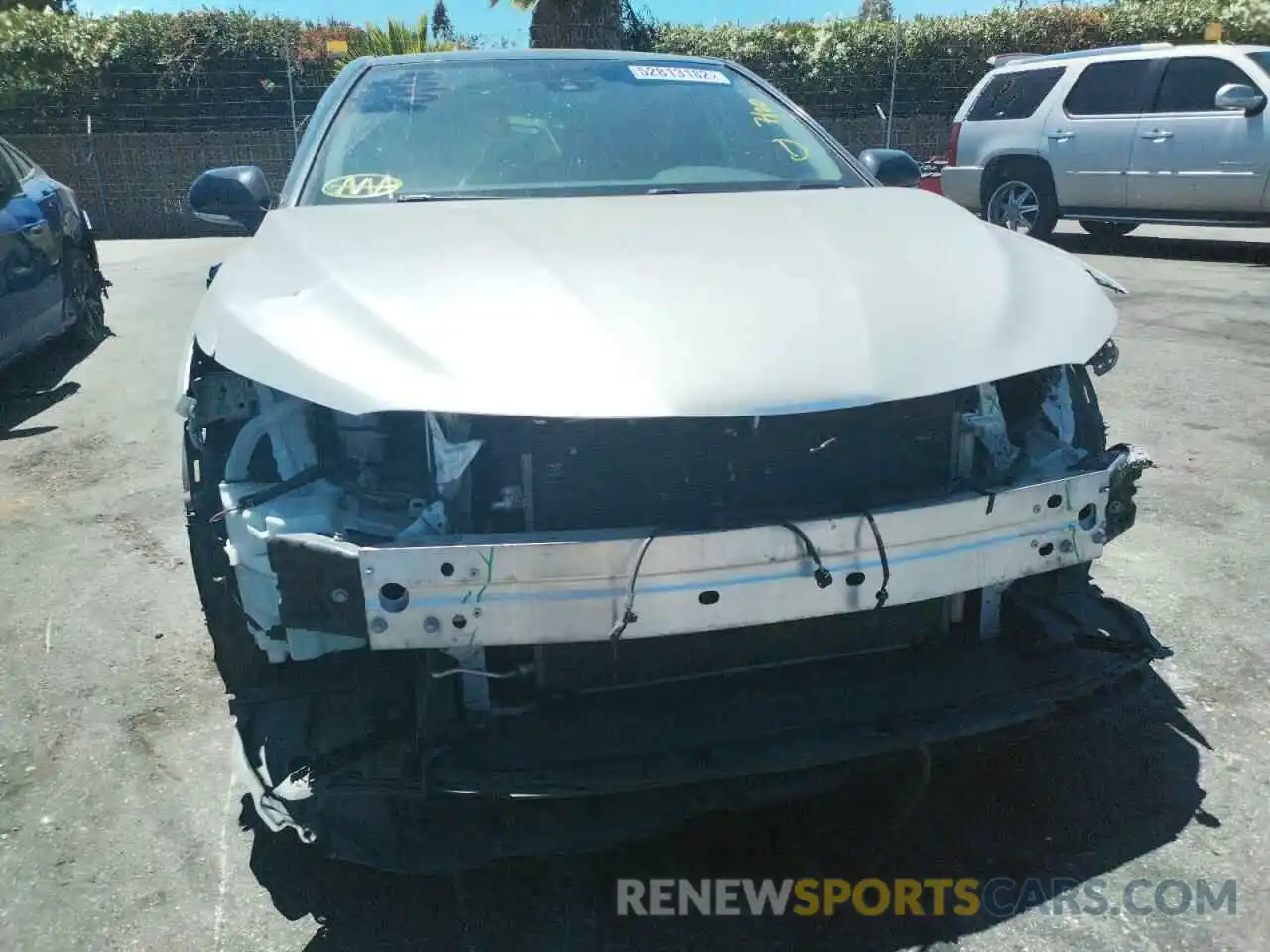 9 Photograph of a damaged car 4T1B61HK0KU245794 TOYOTA CAMRY 2019