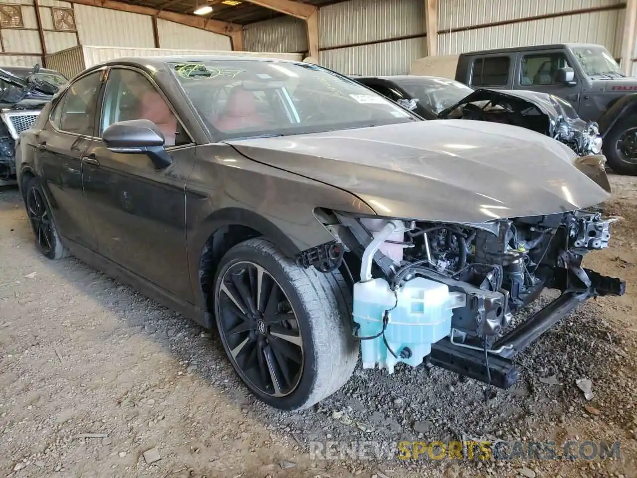 1 Photograph of a damaged car 4T1B61HK0KU267374 TOYOTA CAMRY 2019