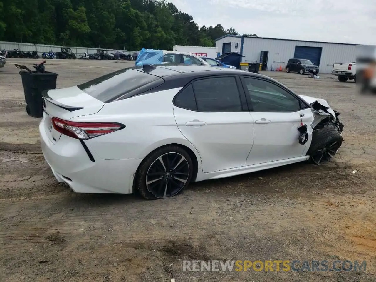 3 Photograph of a damaged car 4T1B61HK0KU270128 TOYOTA CAMRY 2019