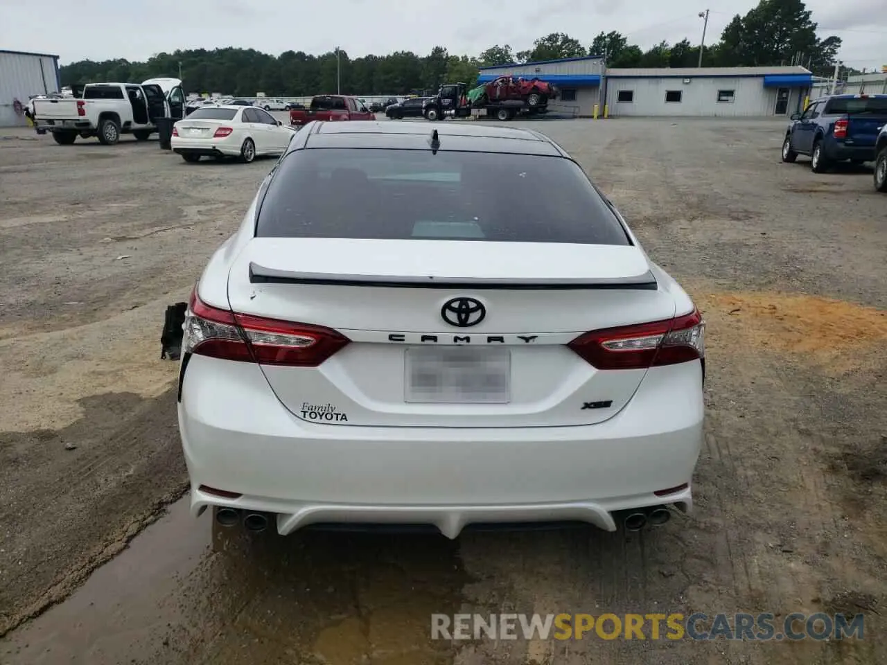 6 Photograph of a damaged car 4T1B61HK0KU270128 TOYOTA CAMRY 2019