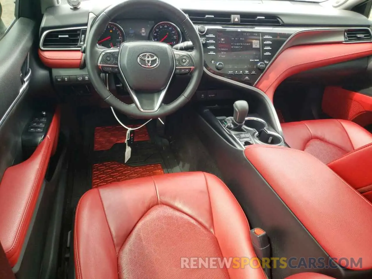 8 Photograph of a damaged car 4T1B61HK0KU270128 TOYOTA CAMRY 2019
