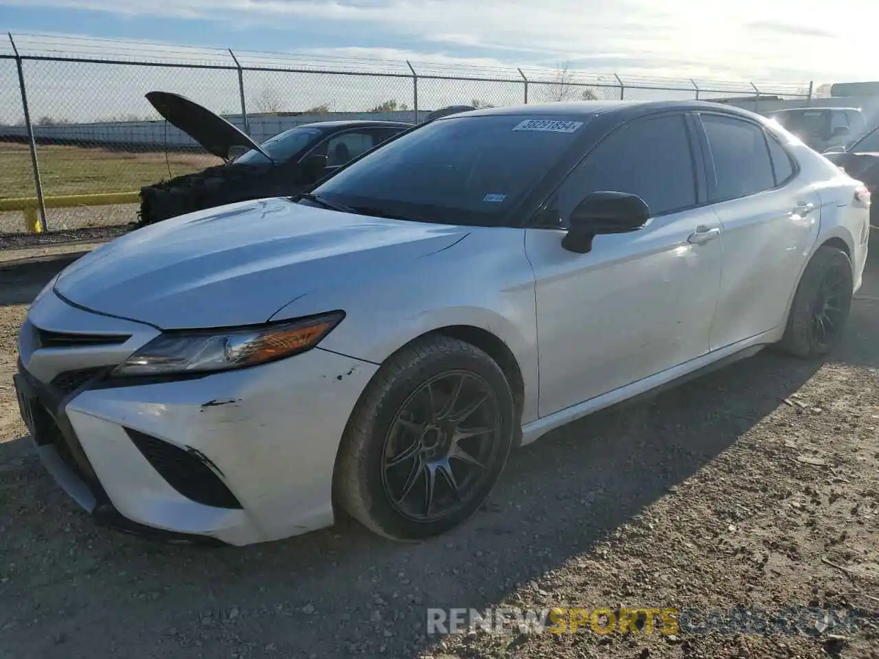 1 Photograph of a damaged car 4T1B61HK0KU270484 TOYOTA CAMRY 2019