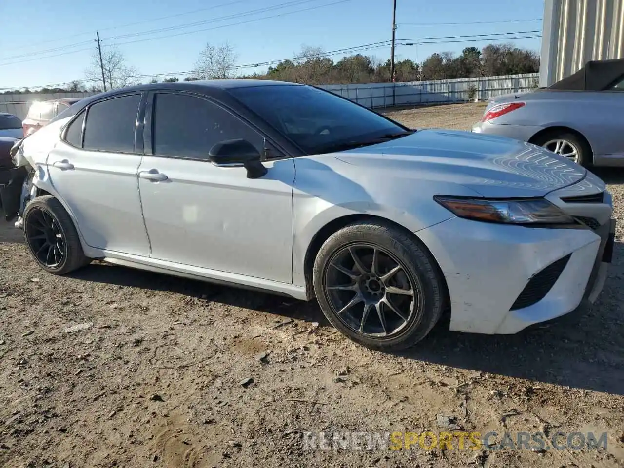 4 Photograph of a damaged car 4T1B61HK0KU270484 TOYOTA CAMRY 2019