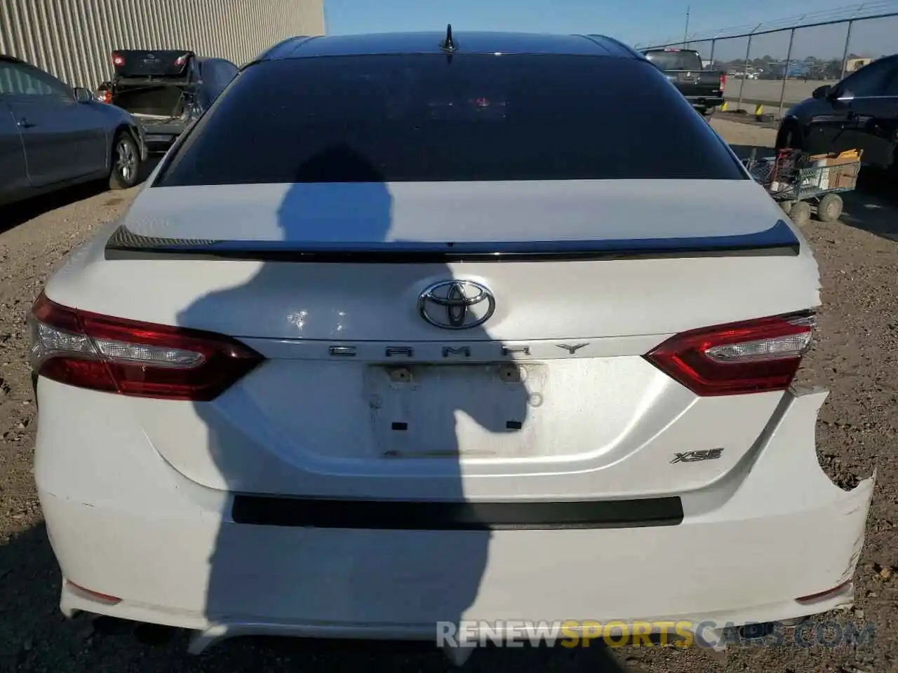 6 Photograph of a damaged car 4T1B61HK0KU270484 TOYOTA CAMRY 2019