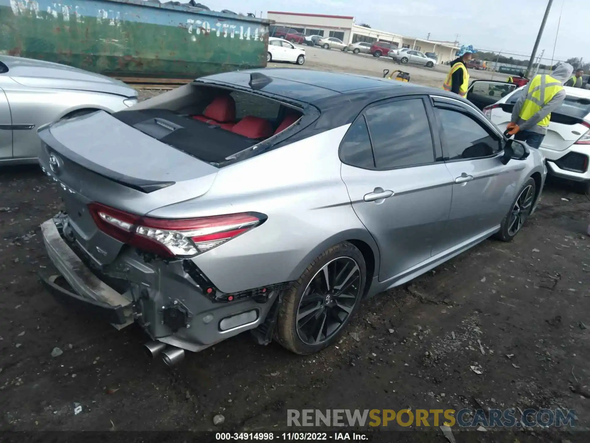 4 Photograph of a damaged car 4T1B61HK0KU287432 TOYOTA CAMRY 2019