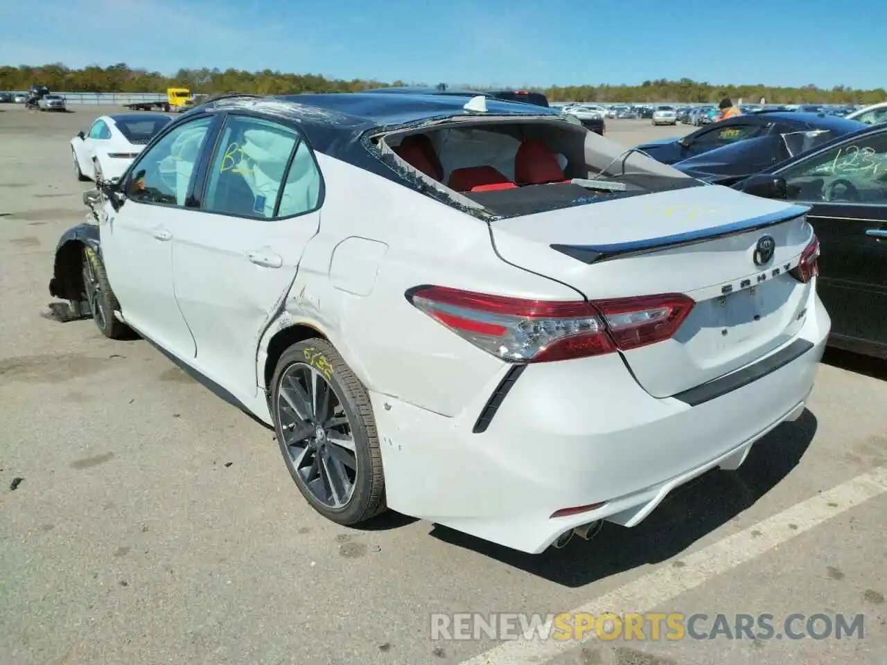 3 Photograph of a damaged car 4T1B61HK0KU292856 TOYOTA CAMRY 2019