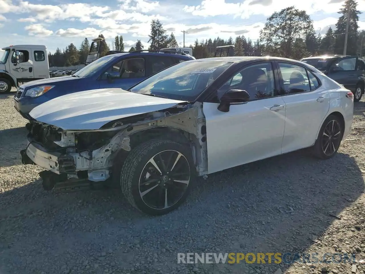 1 Photograph of a damaged car 4T1B61HK0KU295112 TOYOTA CAMRY 2019