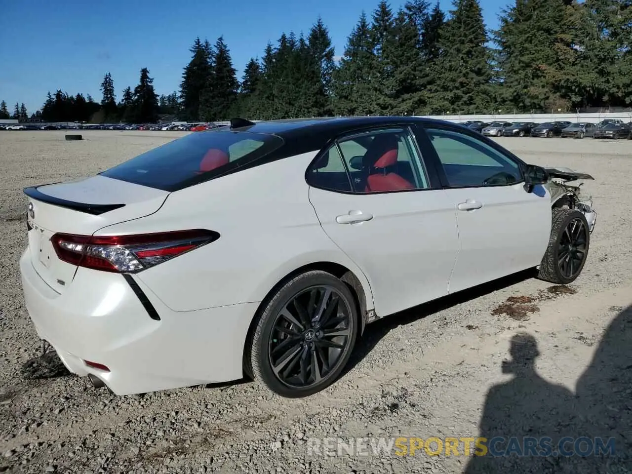 3 Photograph of a damaged car 4T1B61HK0KU295112 TOYOTA CAMRY 2019