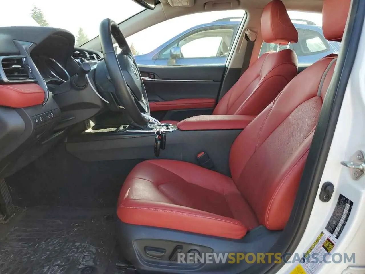 7 Photograph of a damaged car 4T1B61HK0KU295112 TOYOTA CAMRY 2019
