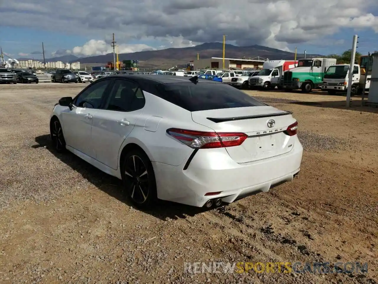 3 Photograph of a damaged car 4T1B61HK0KU298463 TOYOTA CAMRY 2019