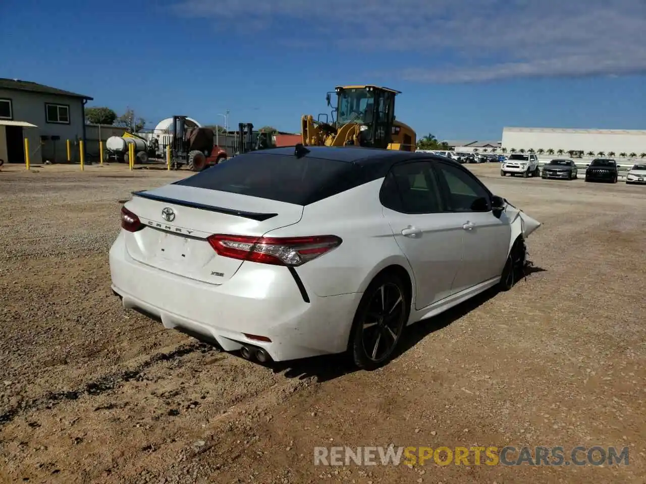 4 Photograph of a damaged car 4T1B61HK0KU298463 TOYOTA CAMRY 2019