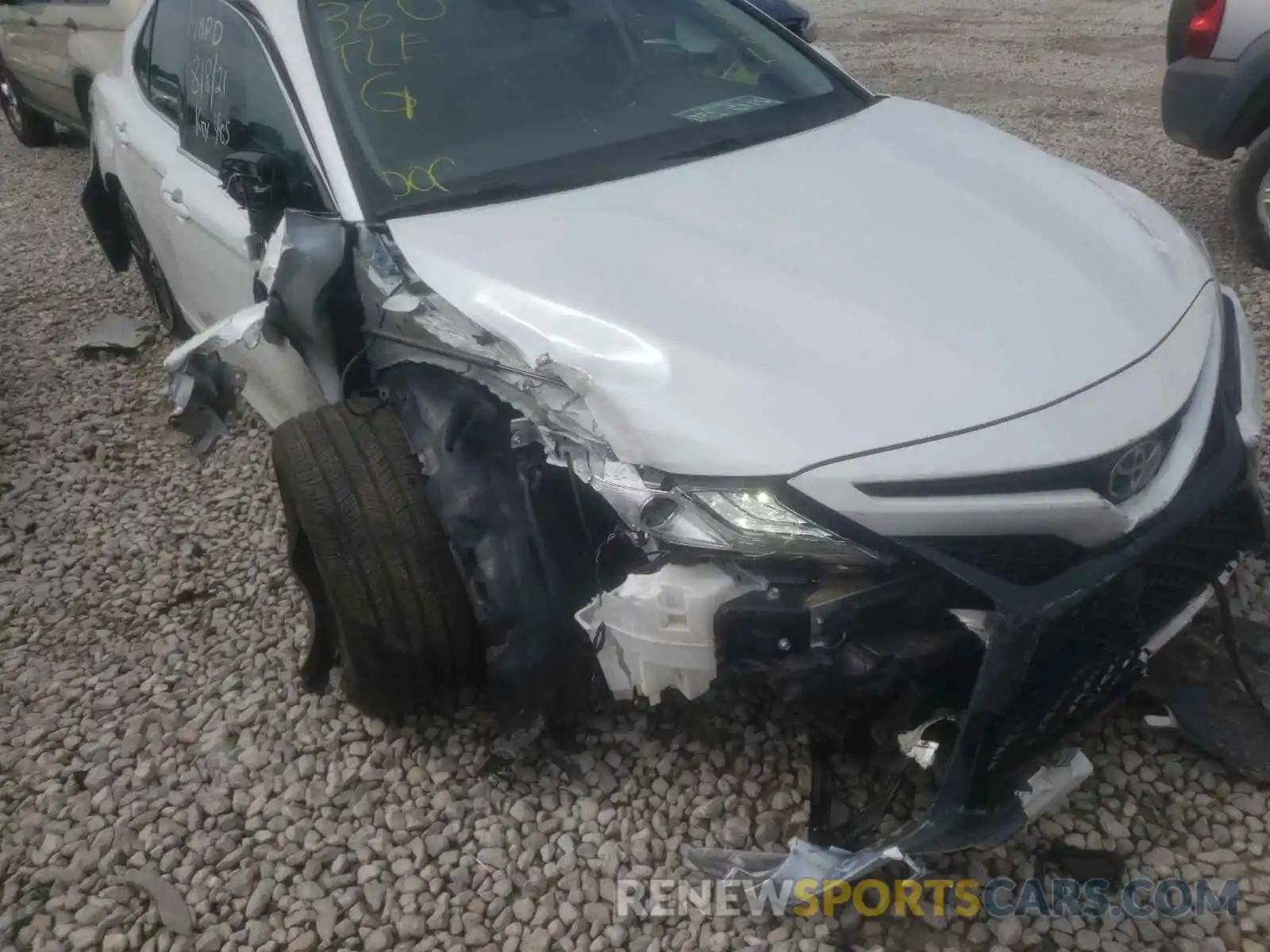 9 Photograph of a damaged car 4T1B61HK0KU681951 TOYOTA CAMRY 2019