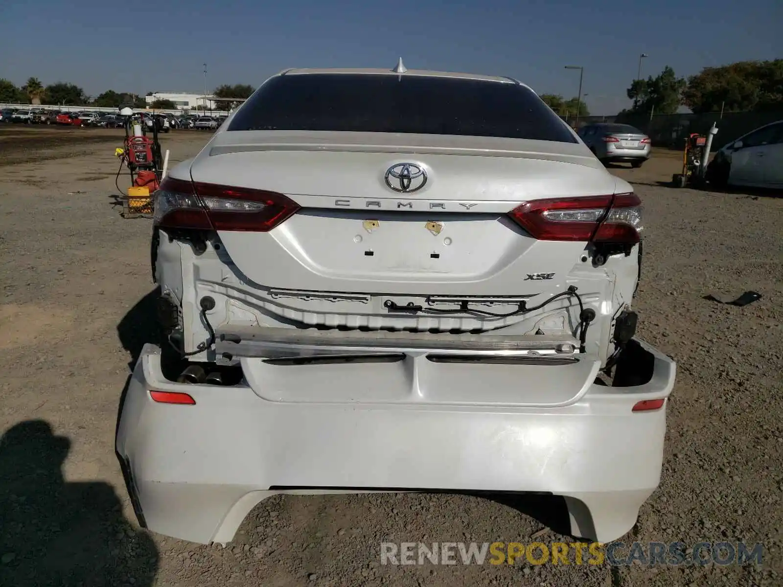 9 Photograph of a damaged car 4T1B61HK0KU681982 TOYOTA CAMRY 2019