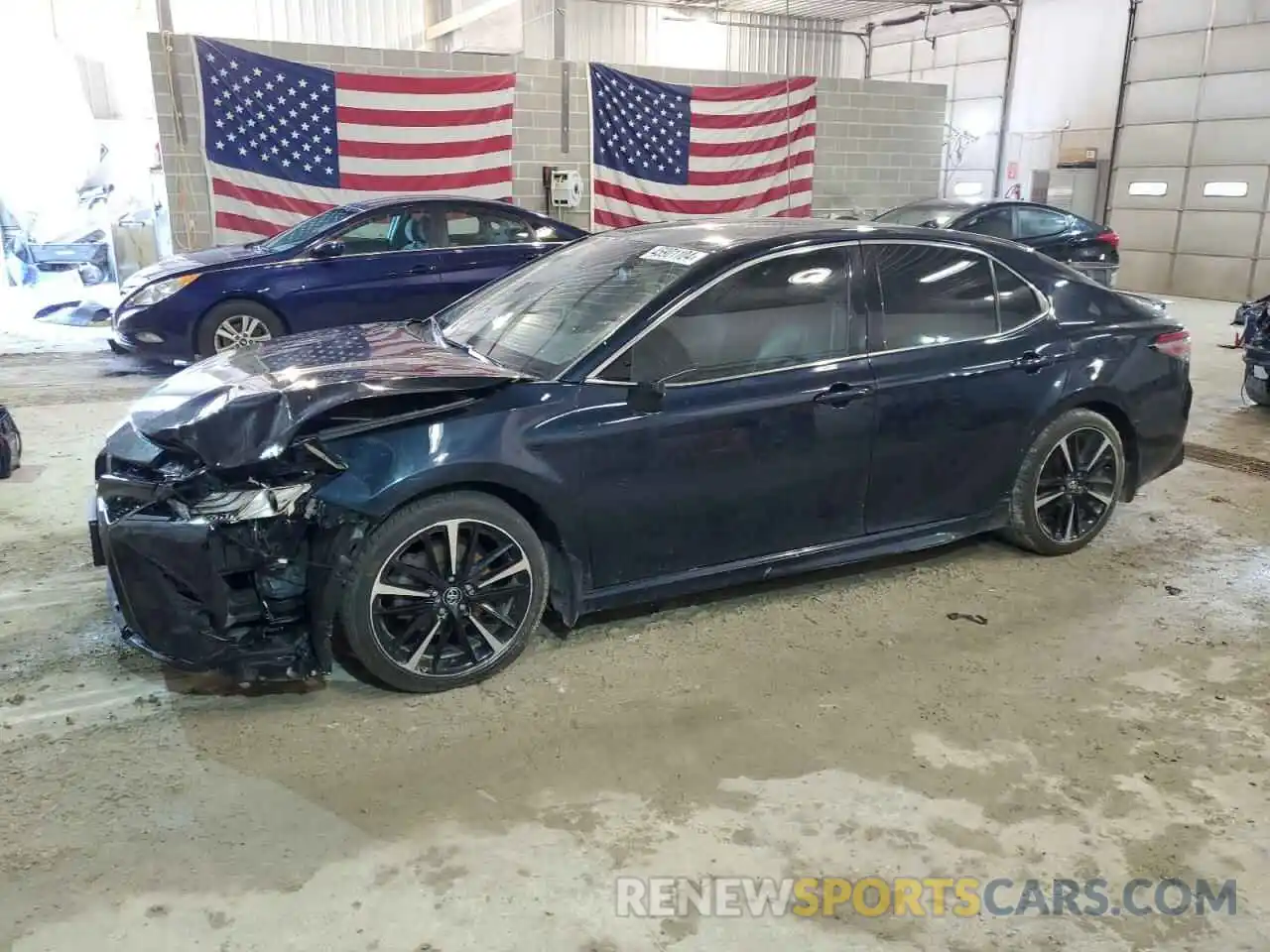 1 Photograph of a damaged car 4T1B61HK0KU709599 TOYOTA CAMRY 2019