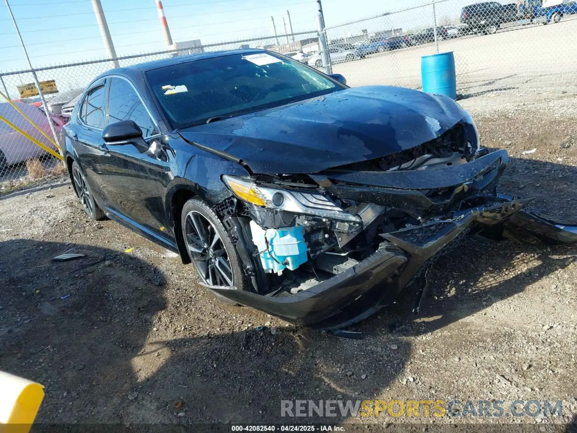 1 Photograph of a damaged car 4T1B61HK0KU710493 TOYOTA CAMRY 2019