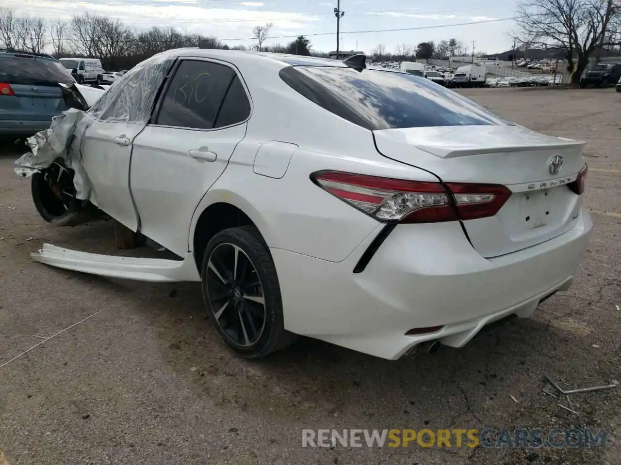 3 Photograph of a damaged car 4T1B61HK0KU712308 TOYOTA CAMRY 2019