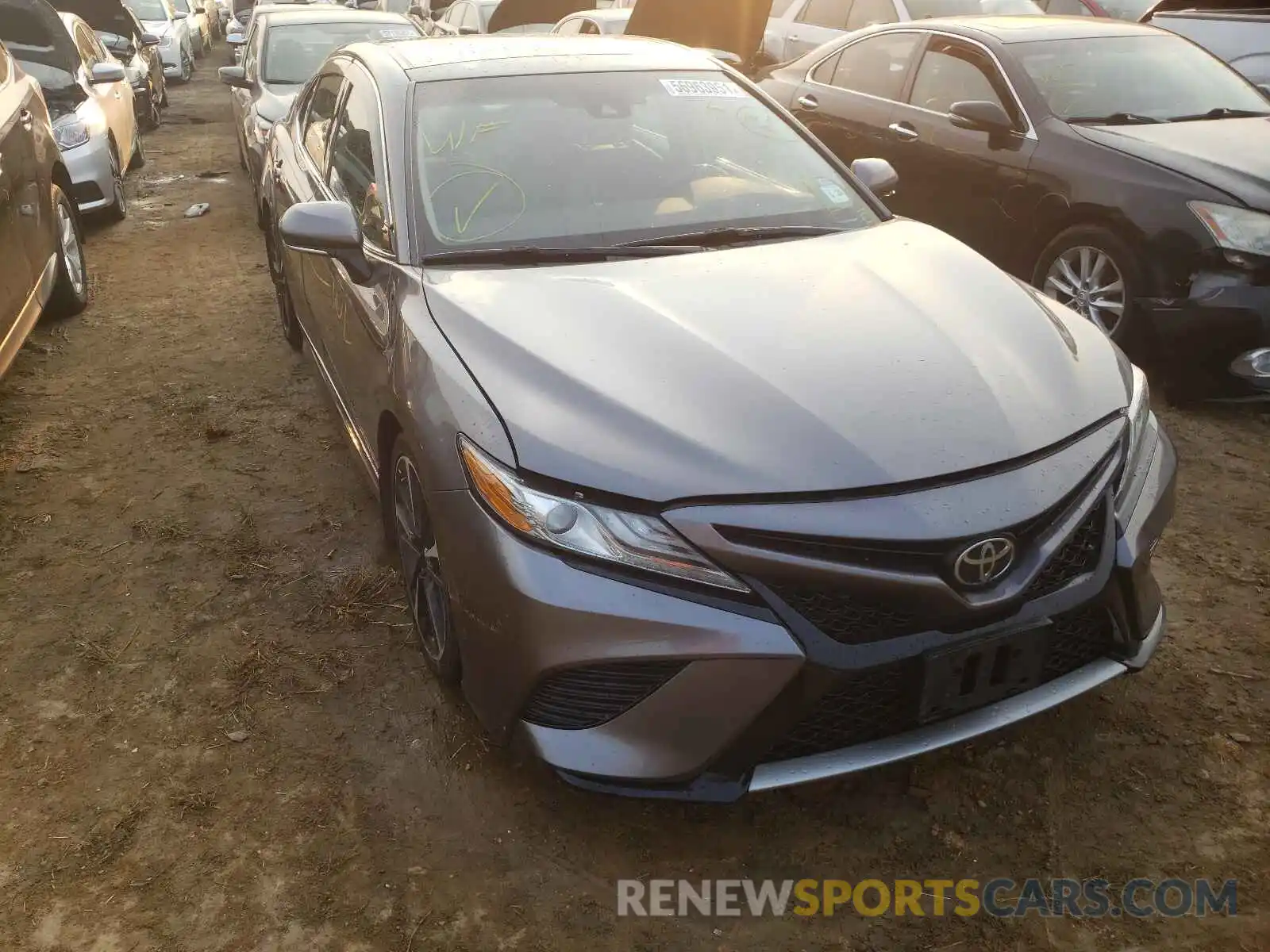 1 Photograph of a damaged car 4T1B61HK0KU758608 TOYOTA CAMRY 2019