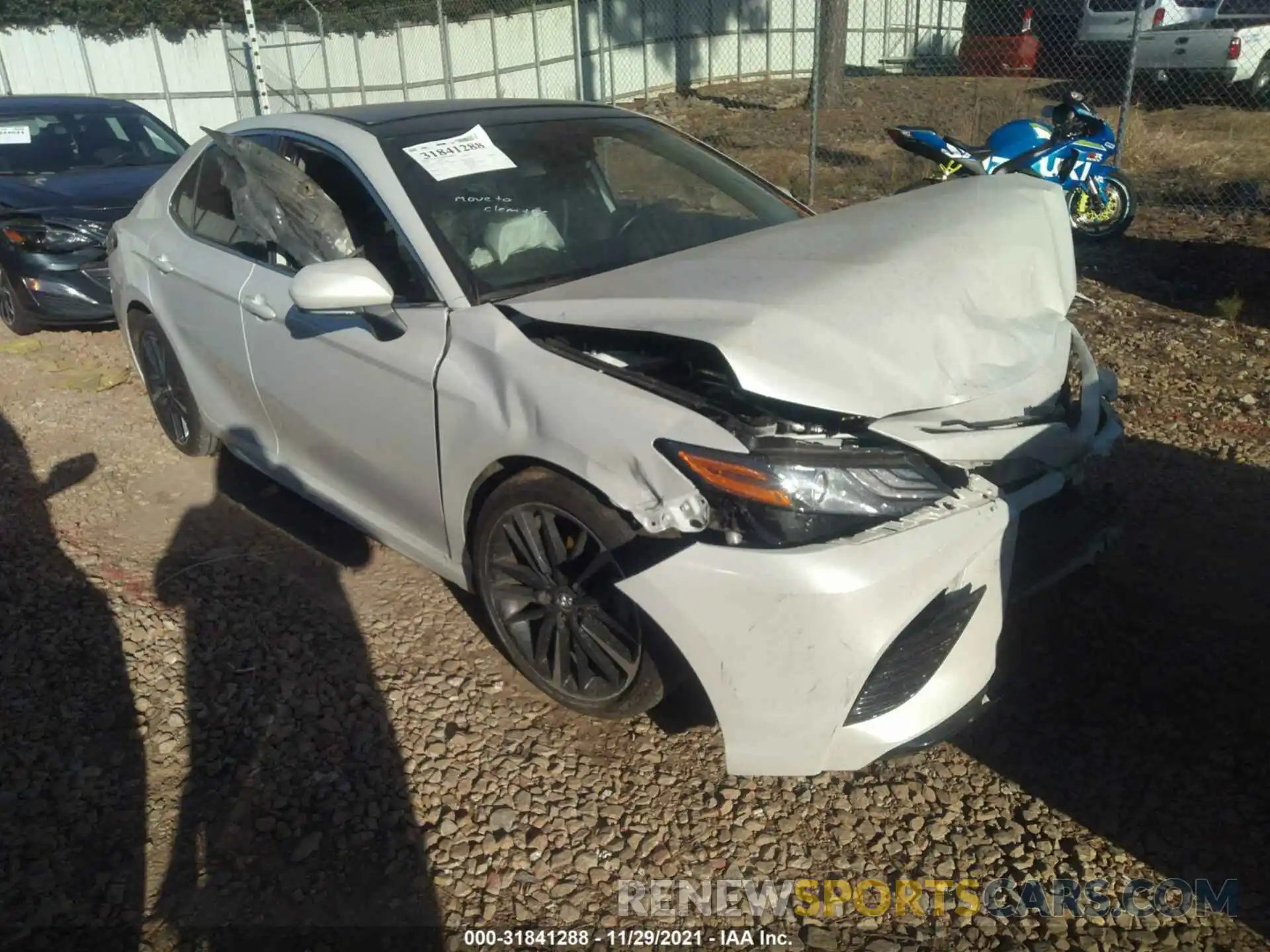 1 Photograph of a damaged car 4T1B61HK0KU761928 TOYOTA CAMRY 2019