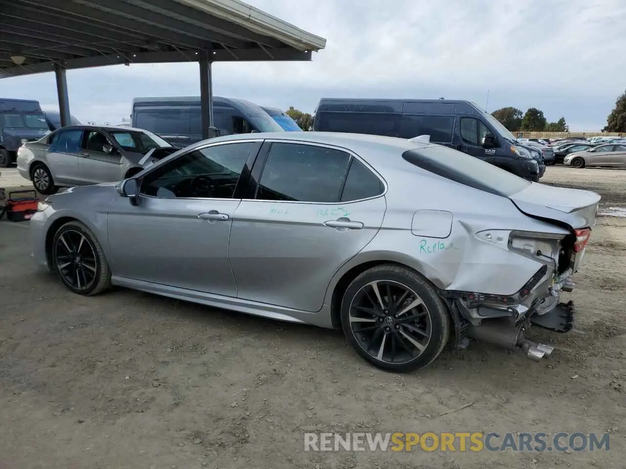2 Photograph of a damaged car 4T1B61HK0KU763288 TOYOTA CAMRY 2019