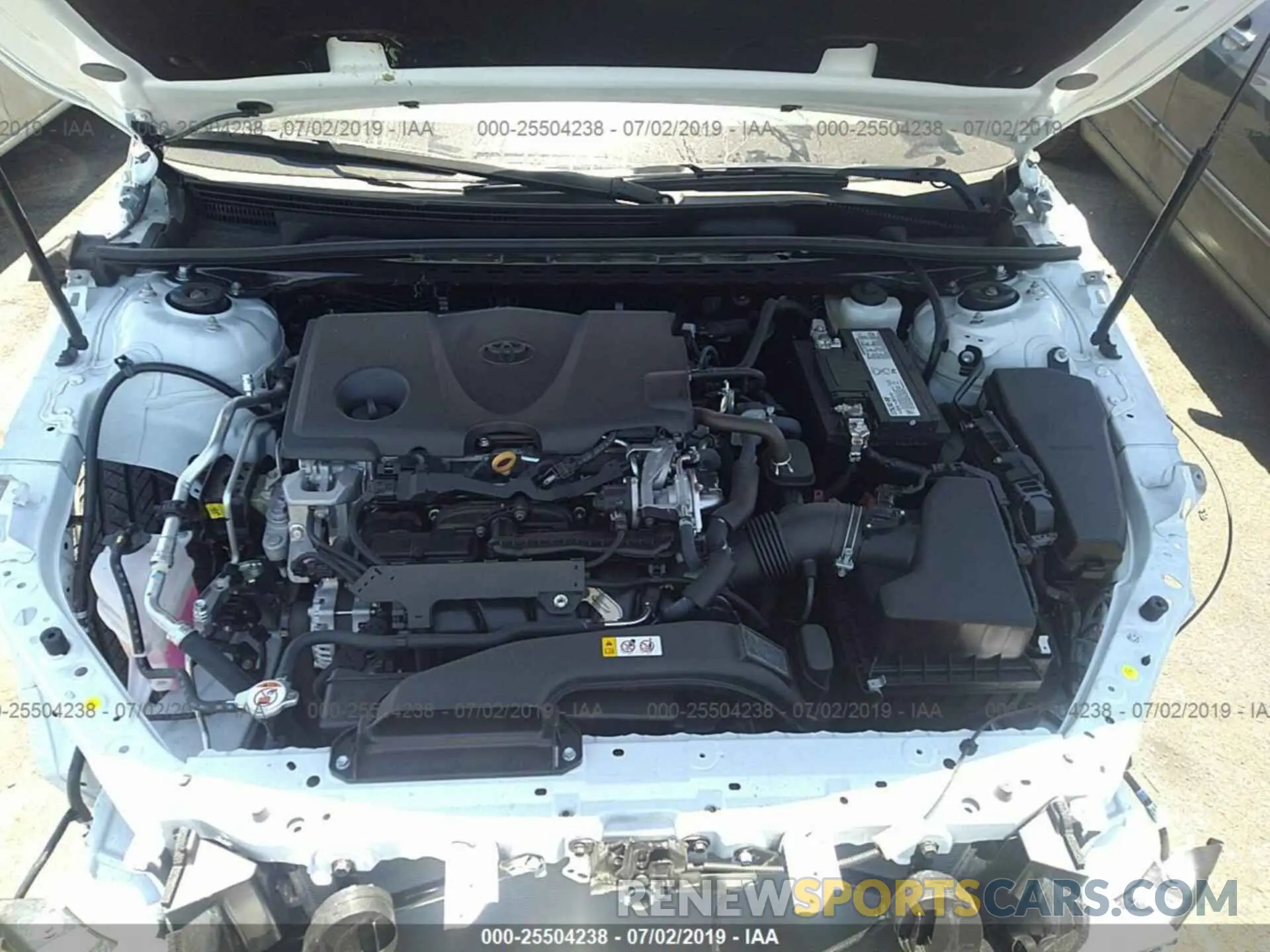 10 Photograph of a damaged car 4T1B61HK0KU773285 TOYOTA CAMRY 2019