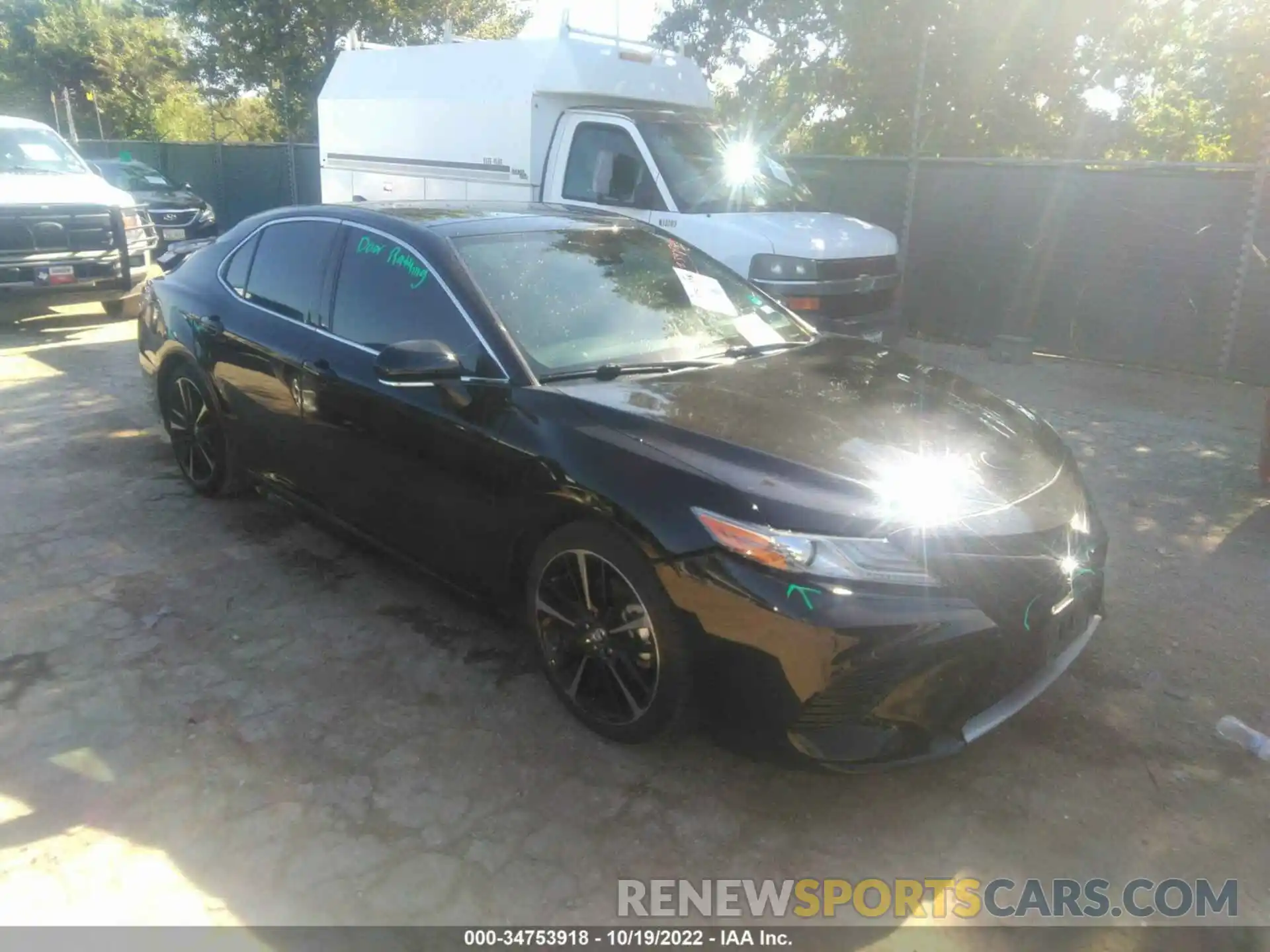 1 Photograph of a damaged car 4T1B61HK0KU790751 TOYOTA CAMRY 2019