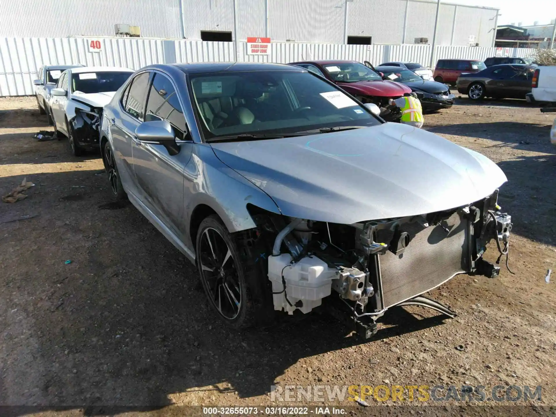 1 Photograph of a damaged car 4T1B61HK0KU792760 TOYOTA CAMRY 2019