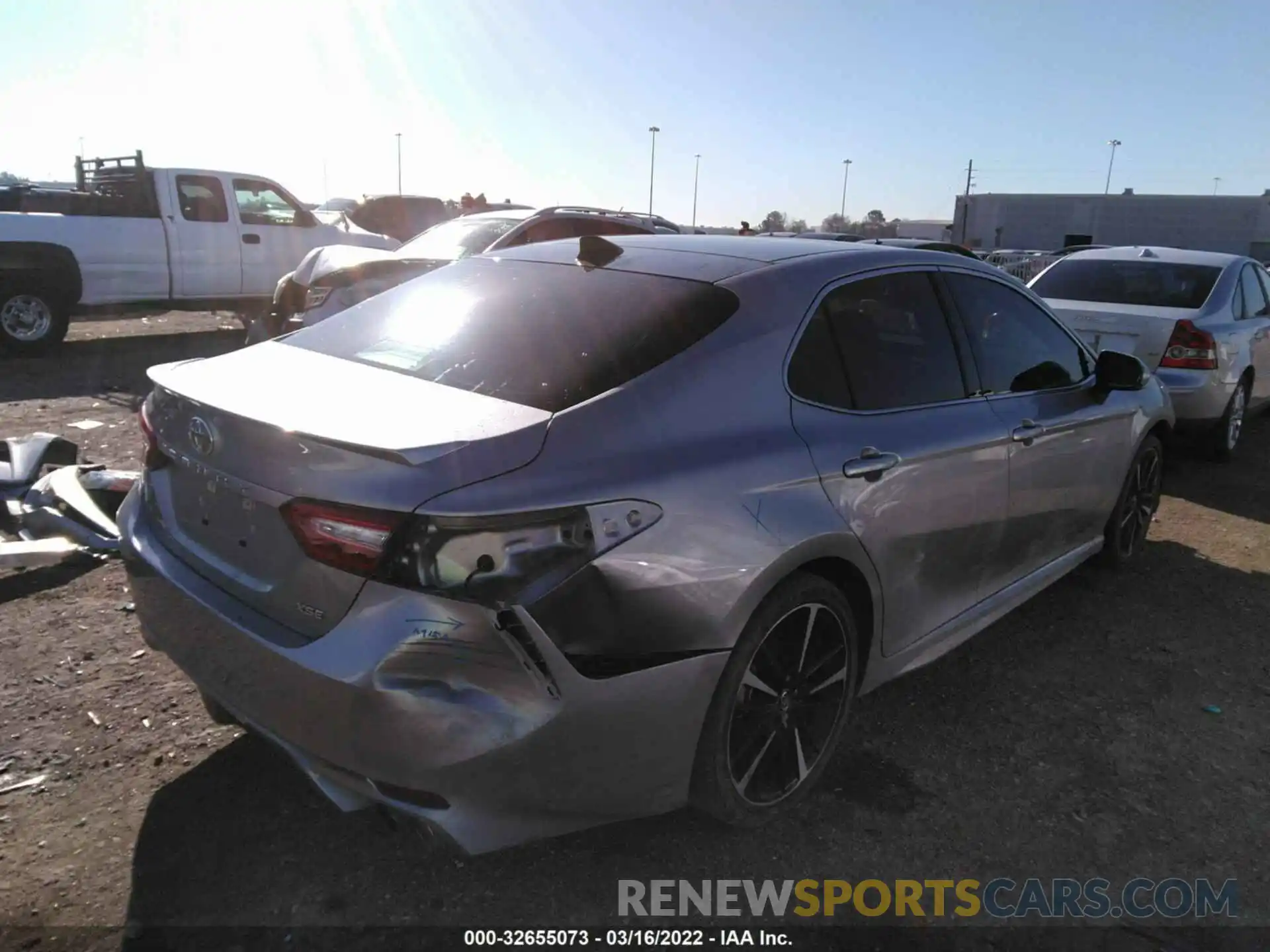 4 Photograph of a damaged car 4T1B61HK0KU792760 TOYOTA CAMRY 2019