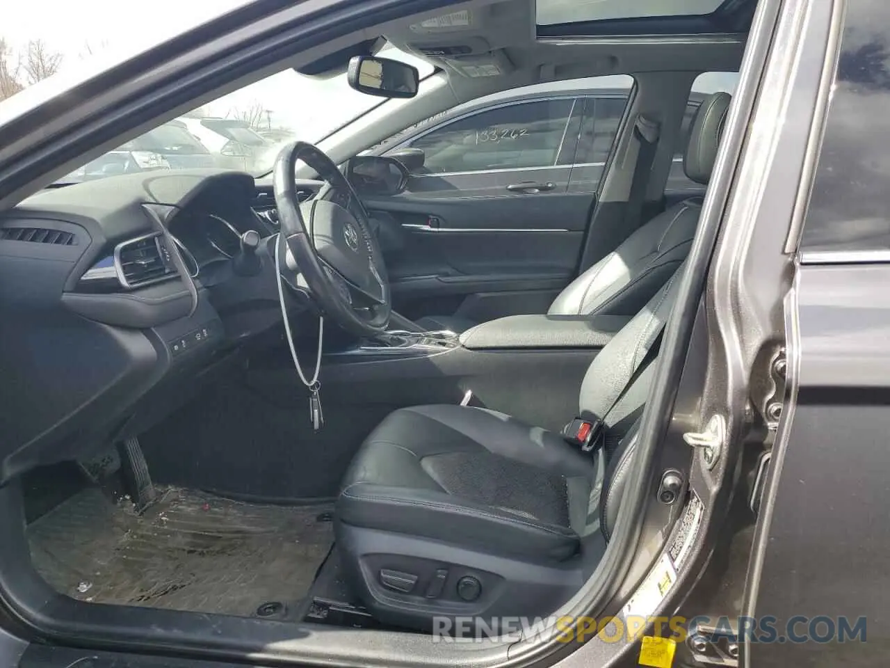 7 Photograph of a damaged car 4T1B61HK0KU798929 TOYOTA CAMRY 2019
