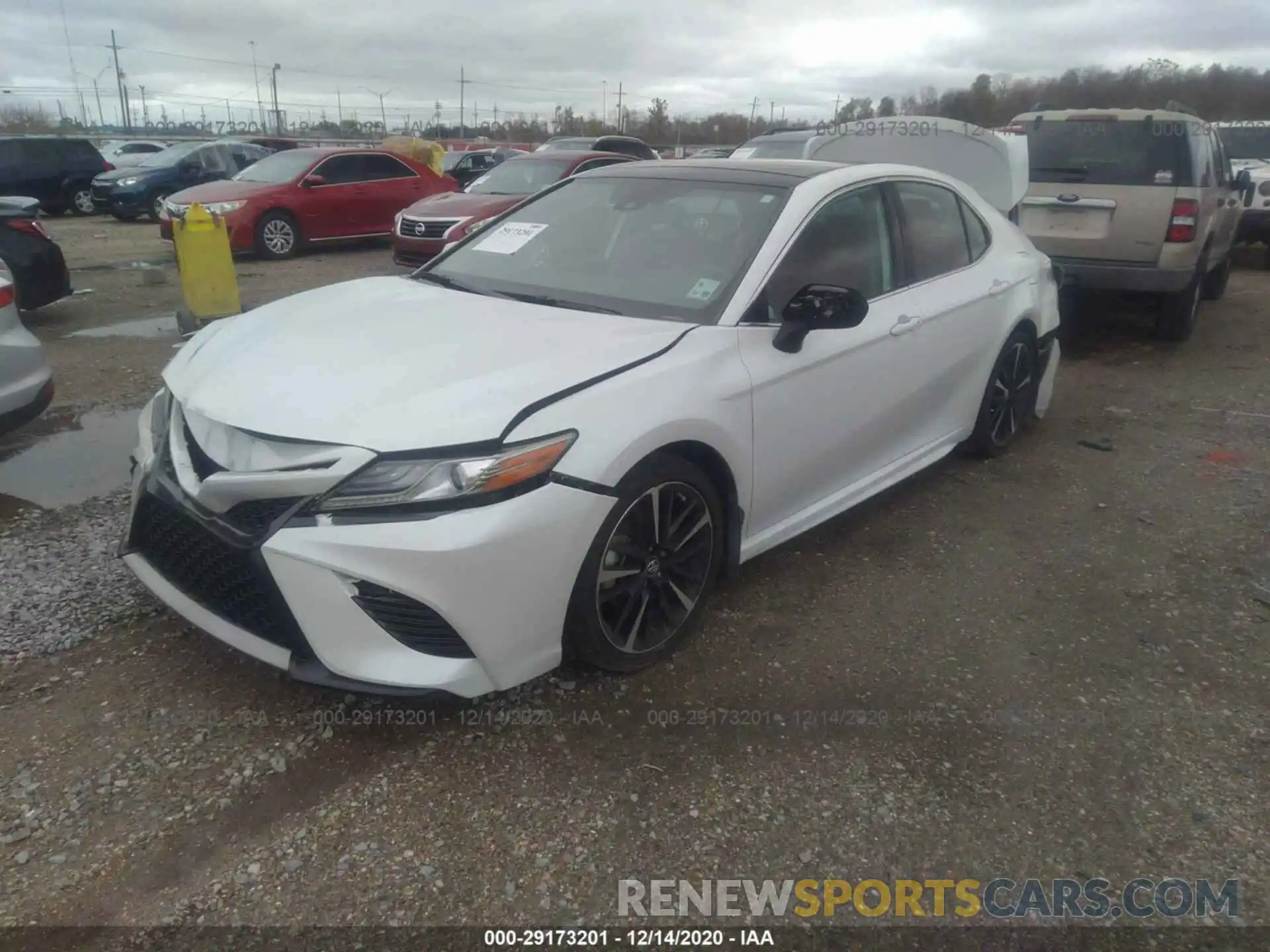 2 Photograph of a damaged car 4T1B61HK0KU799420 TOYOTA CAMRY 2019