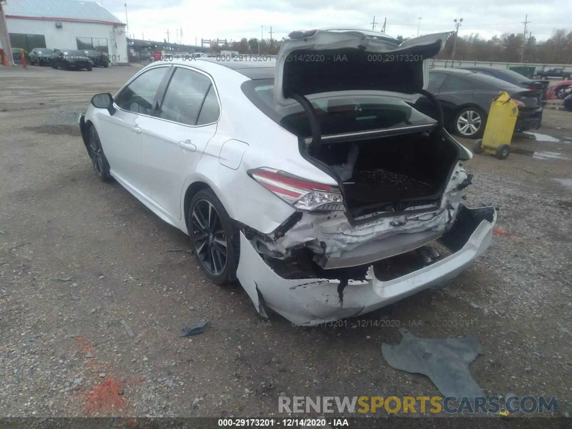 3 Photograph of a damaged car 4T1B61HK0KU799420 TOYOTA CAMRY 2019