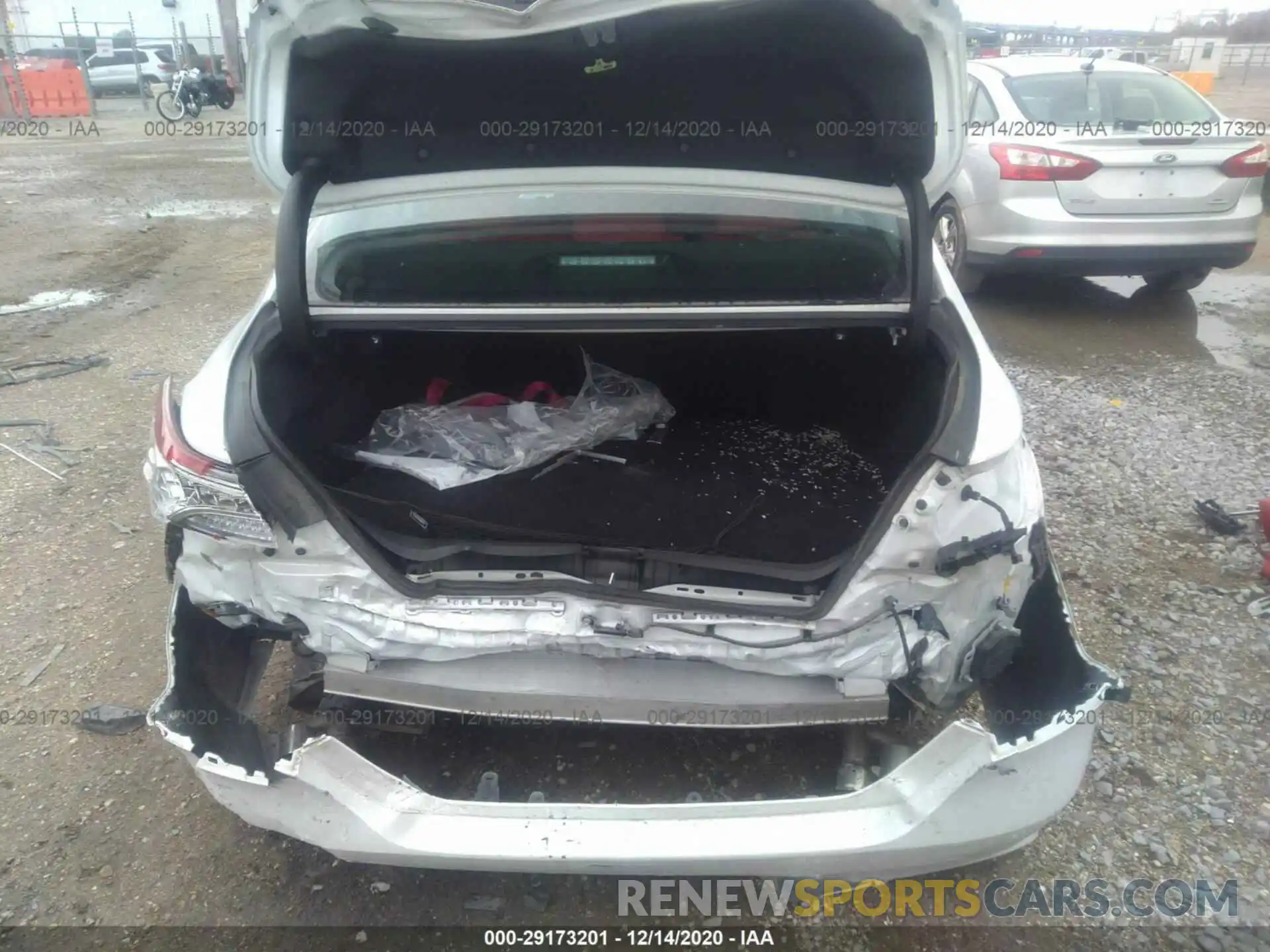 6 Photograph of a damaged car 4T1B61HK0KU799420 TOYOTA CAMRY 2019