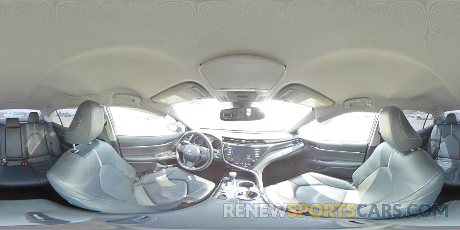 14 Photograph of a damaged car 4T1B61HK0KU828883 TOYOTA CAMRY 2019