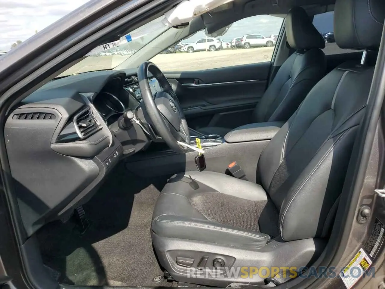 7 Photograph of a damaged car 4T1B61HK0KU828883 TOYOTA CAMRY 2019