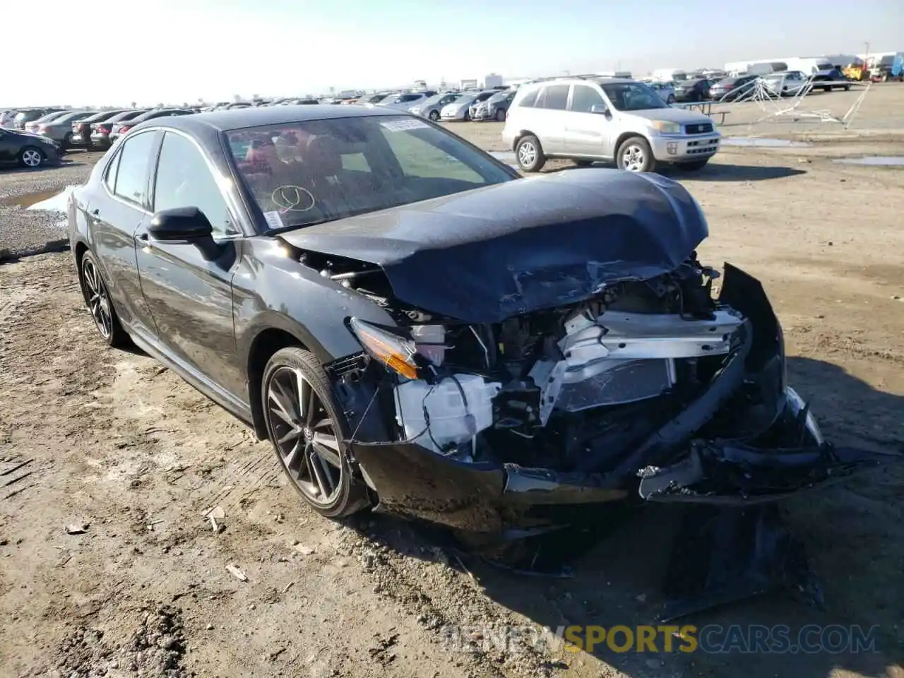 1 Photograph of a damaged car 4T1B61HK0KU845716 TOYOTA CAMRY 2019