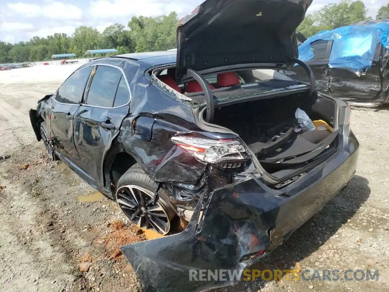 3 Photograph of a damaged car 4T1B61HK1KU160771 TOYOTA CAMRY 2019