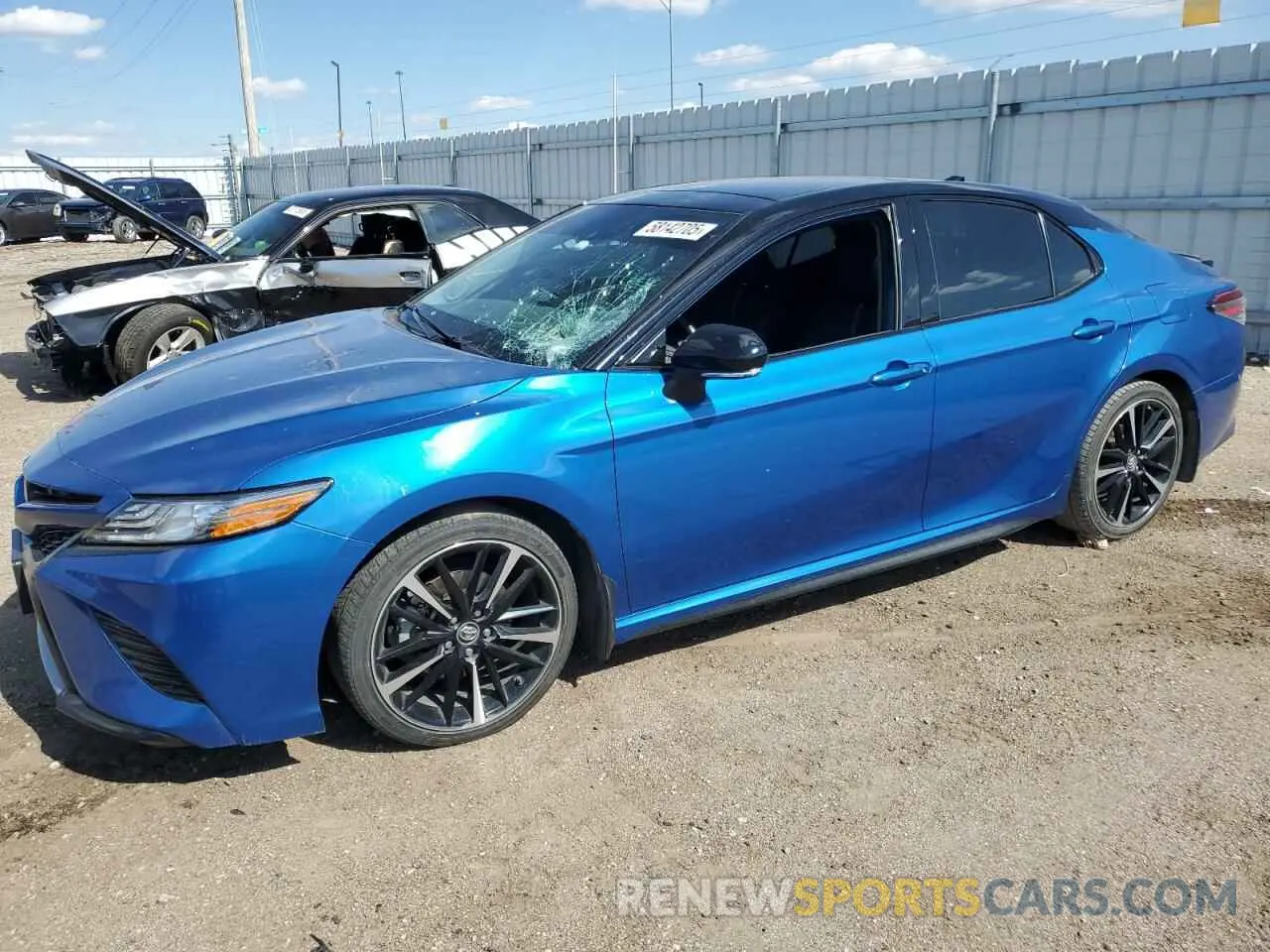 1 Photograph of a damaged car 4T1B61HK1KU164612 TOYOTA CAMRY 2019