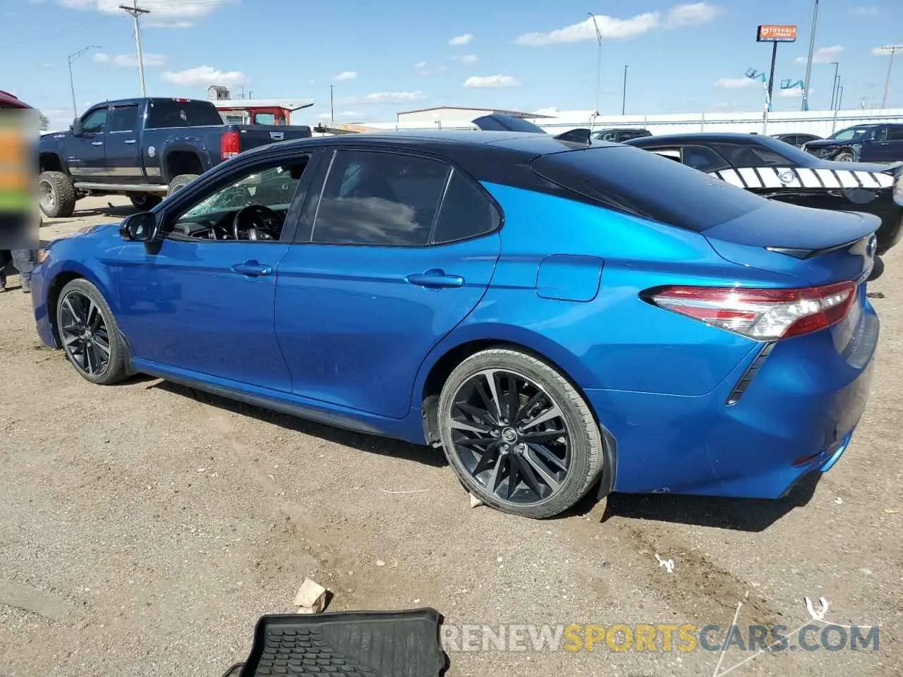 2 Photograph of a damaged car 4T1B61HK1KU164612 TOYOTA CAMRY 2019