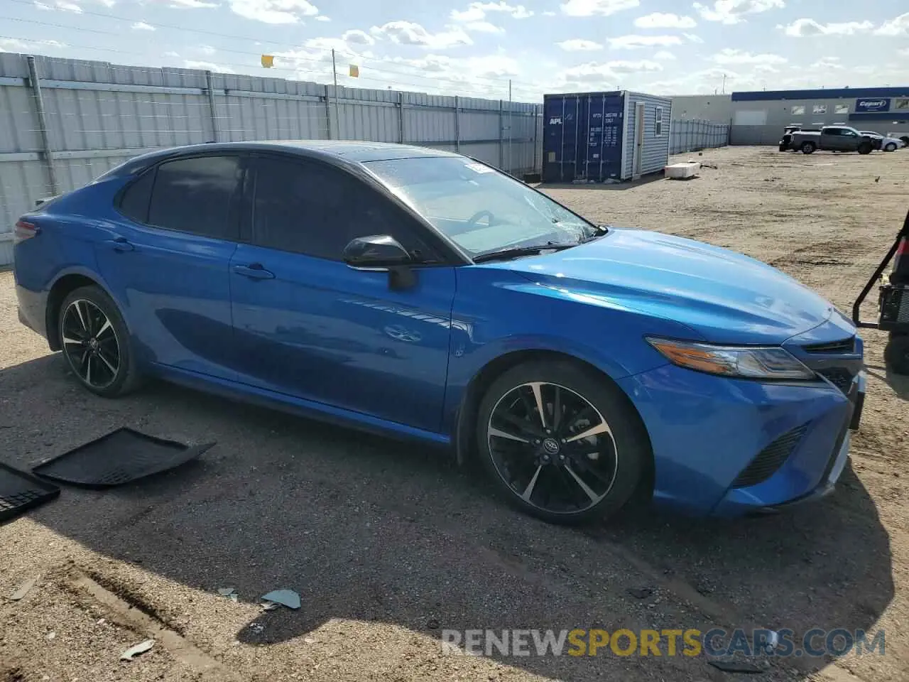 4 Photograph of a damaged car 4T1B61HK1KU164612 TOYOTA CAMRY 2019